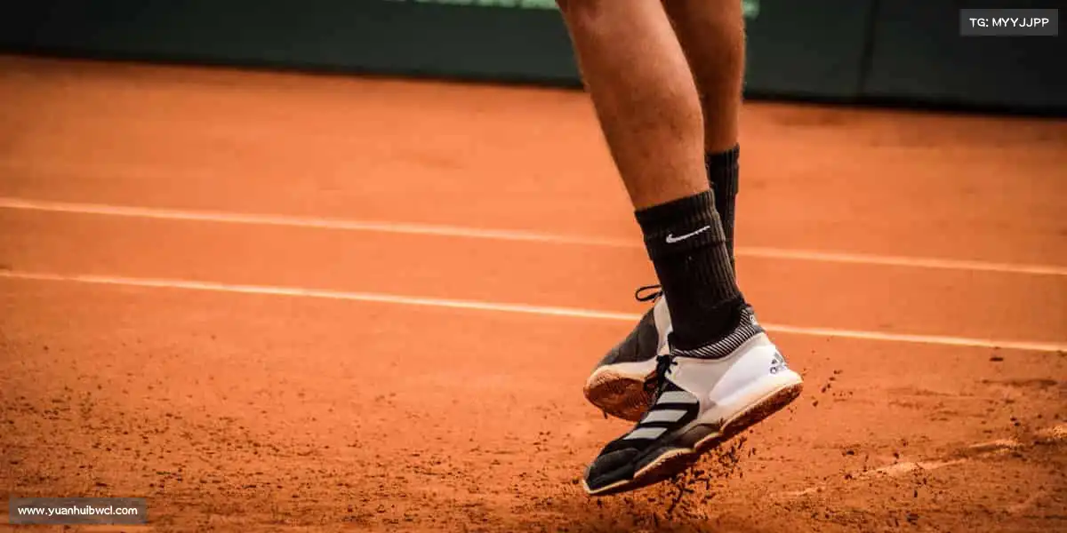 米兰milan🏊‍♀️在泳池里乘风破浪，每一次划水都是向梦想靠近！